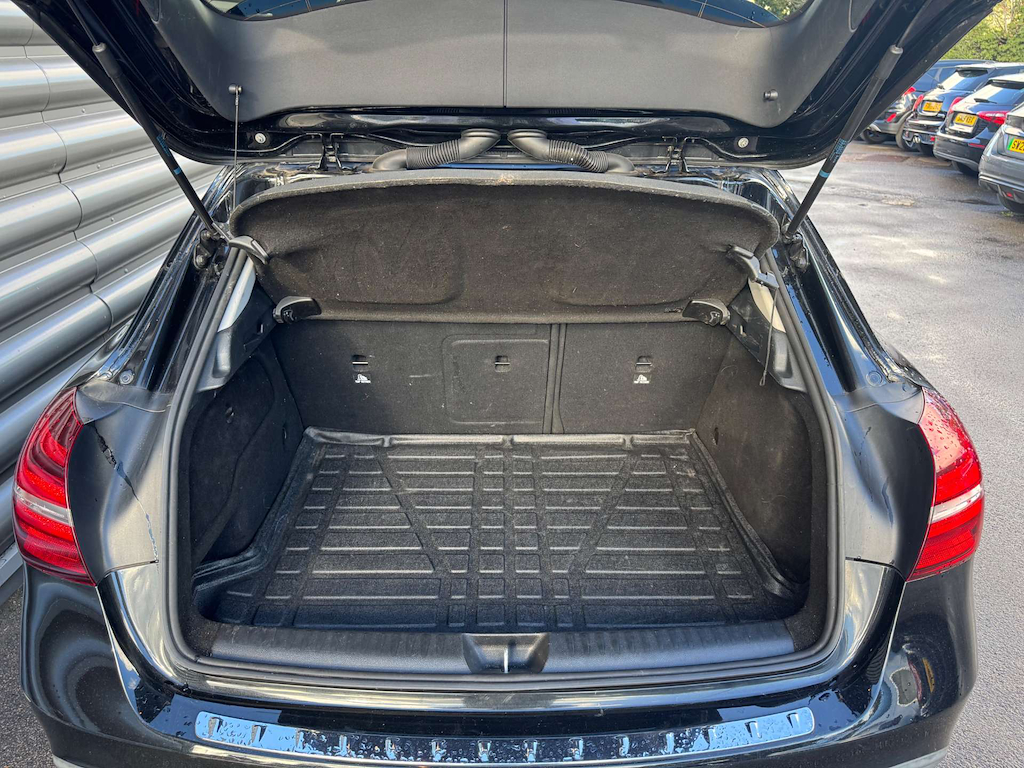 2020 Mercedes-Benz GLA180 — image 7