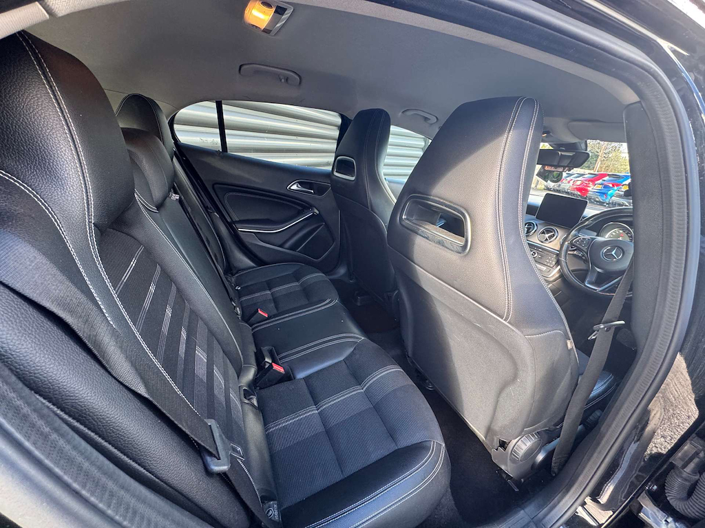 2020 Mercedes-Benz GLA180 — image 24