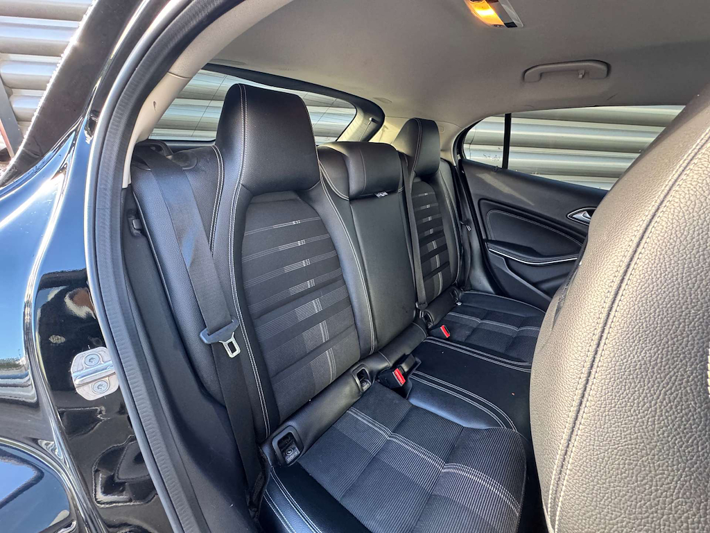 2020 Mercedes-Benz GLA180 — image 25