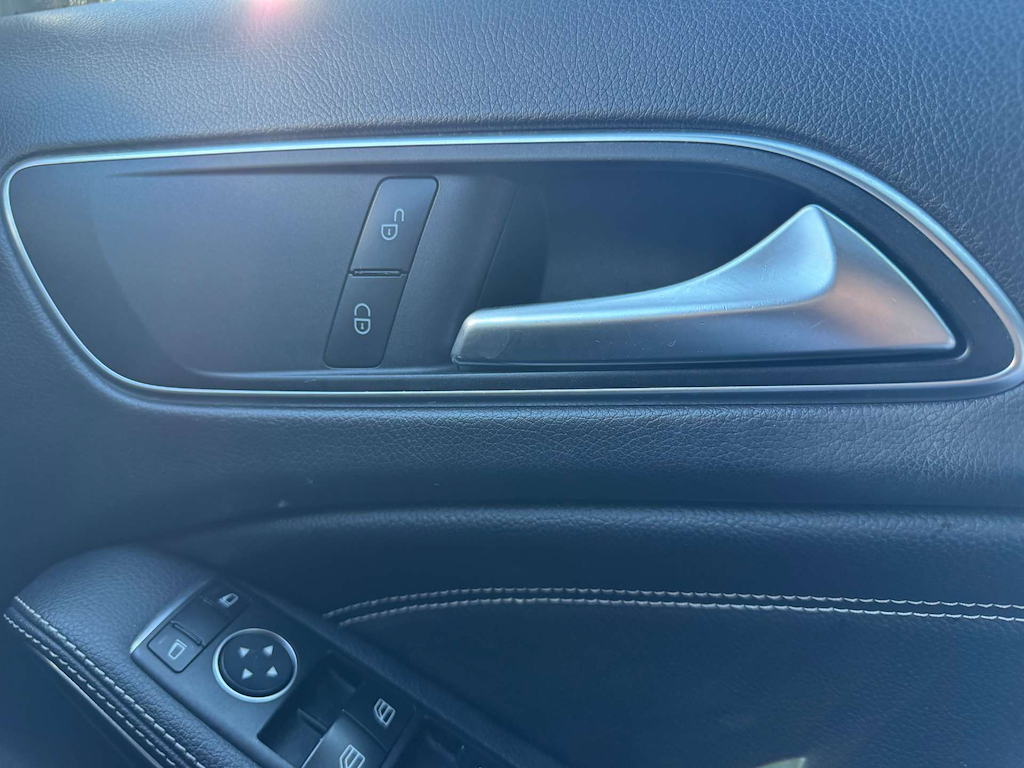 2020 Mercedes-Benz GLA180 — image 13