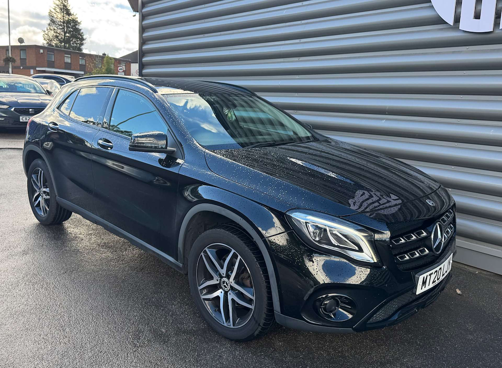 2020 Mercedes-Benz GLA180 — image 3
