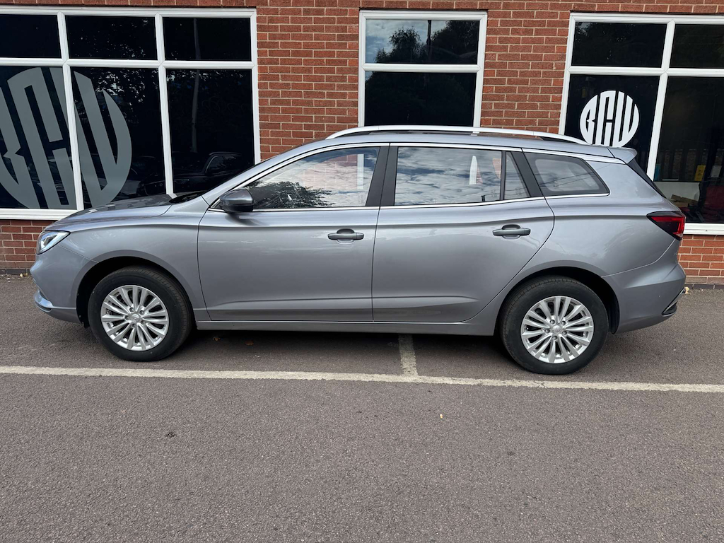 2022 MG MG5 — image 6