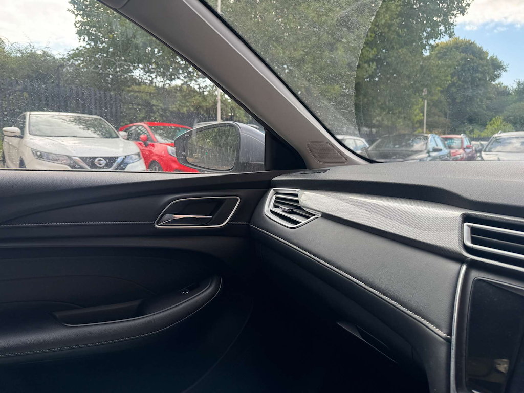 2022 MG MG5 — image 25