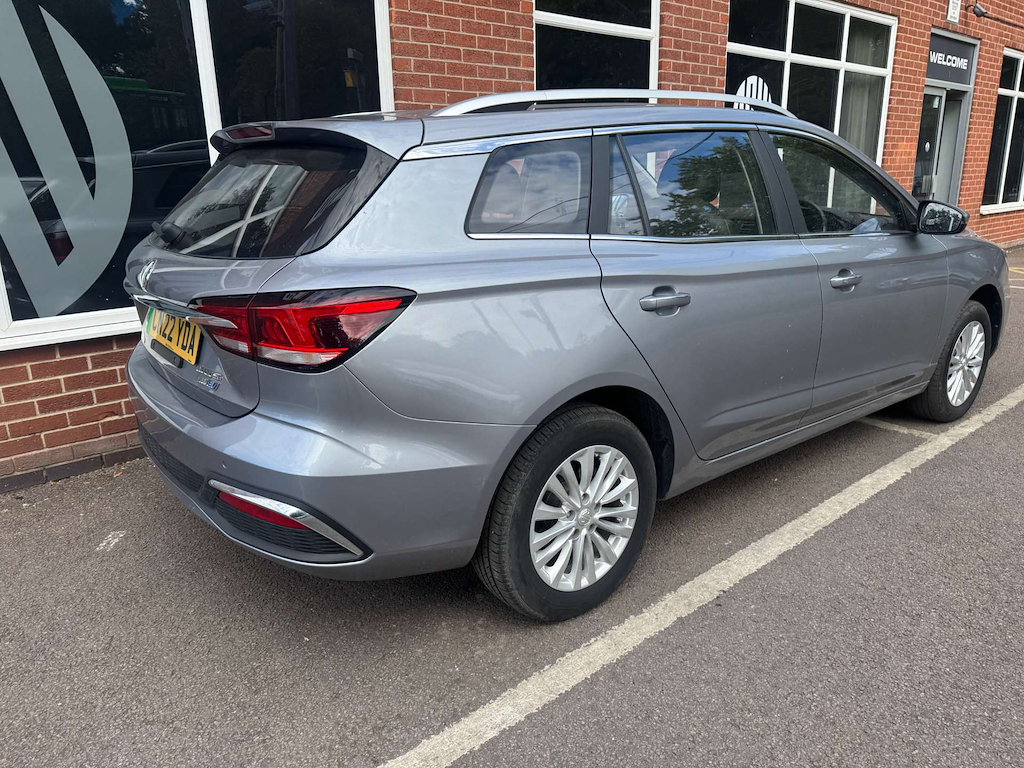 2022 MG MG5 — image 3