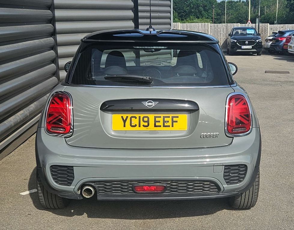 2019 MINI Hatch — image 7