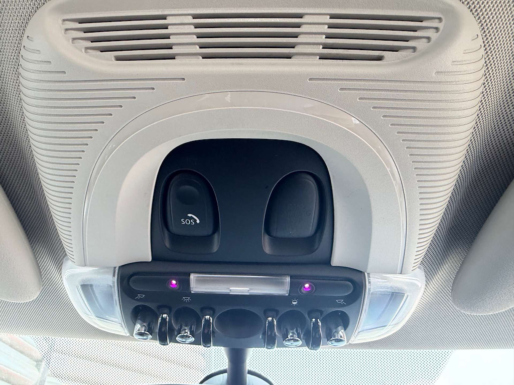 2019 MINI Hatch — image 12