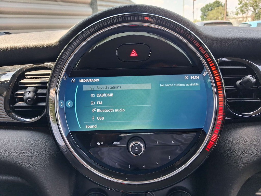 2022 MINI Hatch — image 26