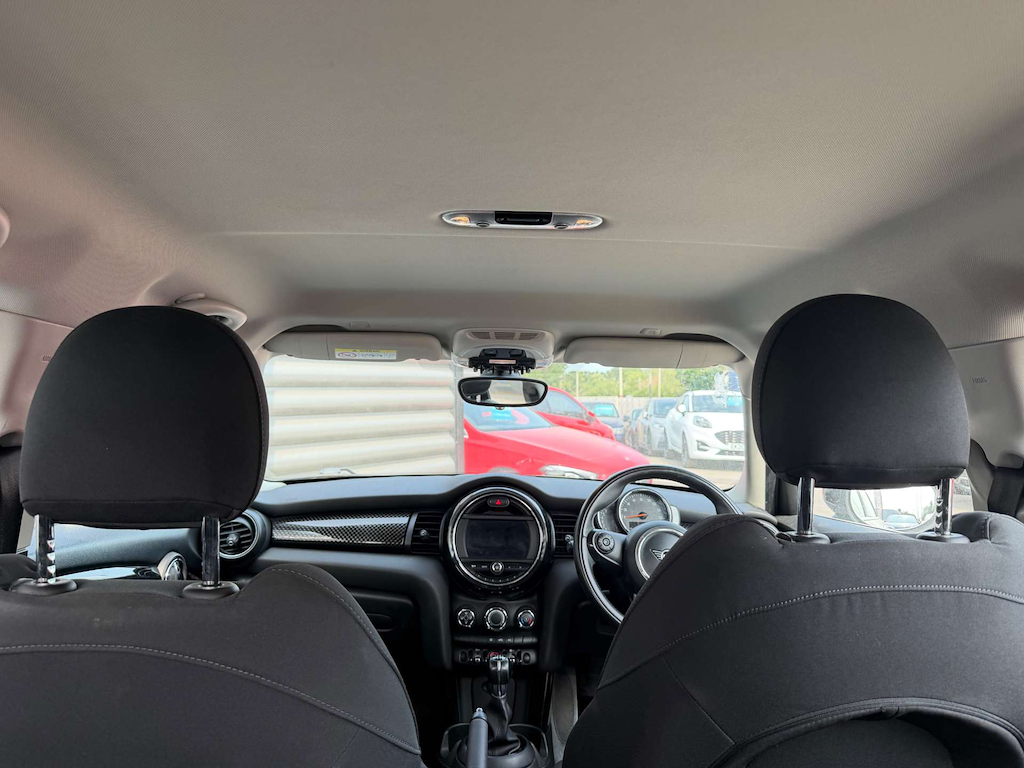 2019 MINI Hatch — image 19