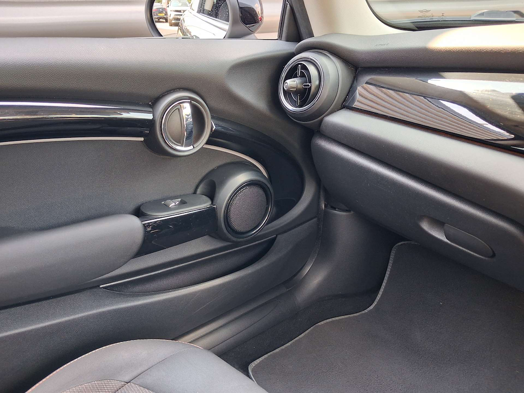 2022 MINI Hatch — image 28