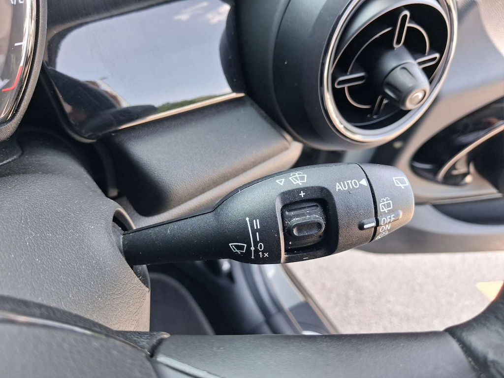 2022 MINI Hatch — image 21