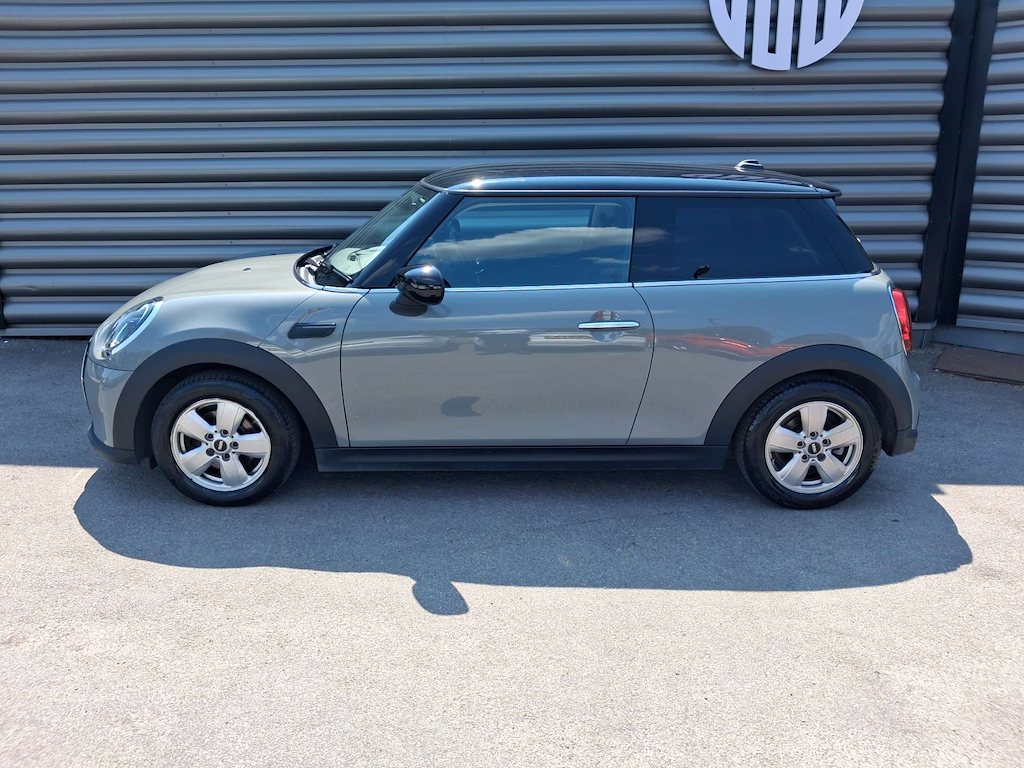 2022 MINI Hatch — image 8