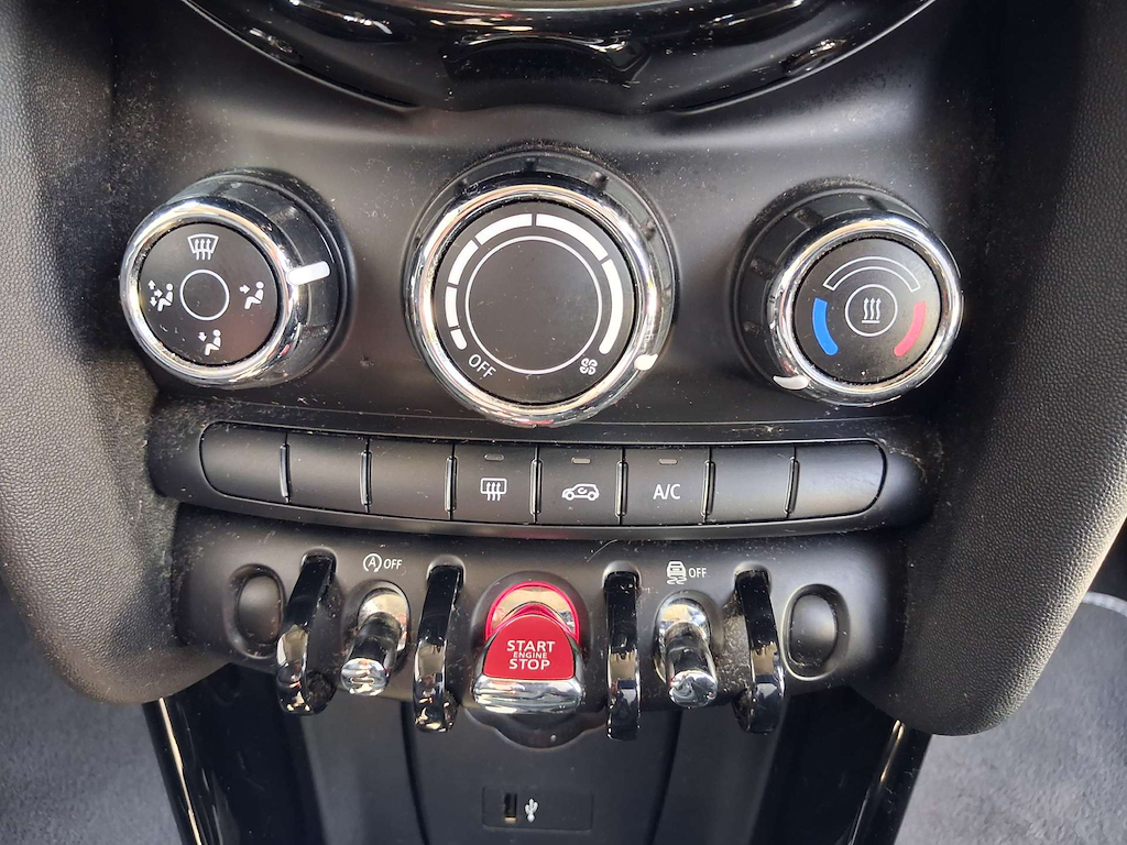 2022 MINI Hatch — image 41