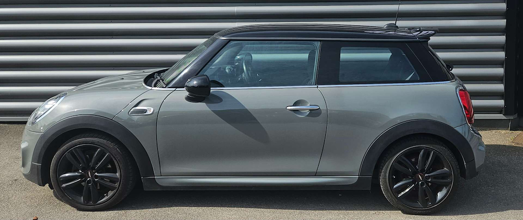 2019 MINI Hatch — image 8
