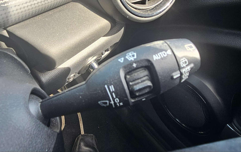 2019 MINI Hatch — image 27