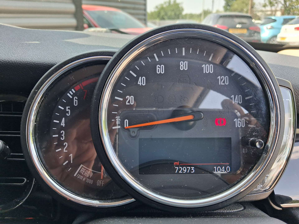 2022 MINI Hatch — image 25