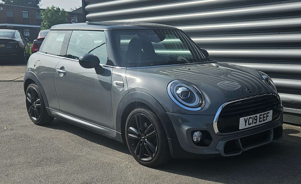 2019 MINI Hatch — image 3