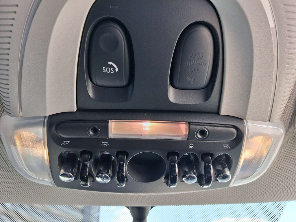 2022 MINI Hatch — image 24