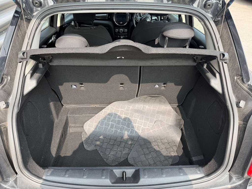 2019 MINI Hatch — image 22