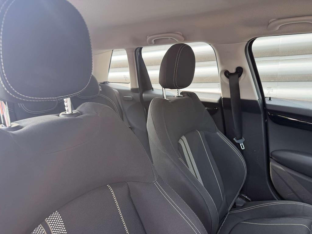 2019 MINI Hatch — image 17