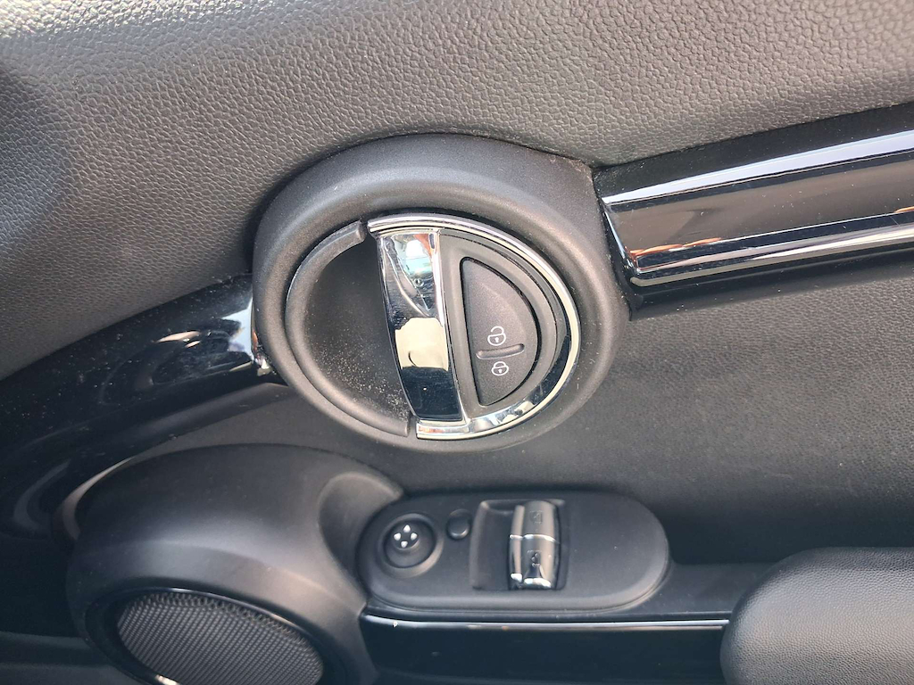 2022 MINI Hatch — image 33