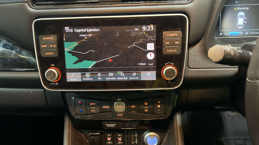 2022 Nissan Leaf — image 8
