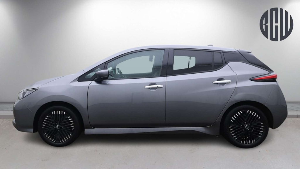 2022 Nissan Leaf — image 4