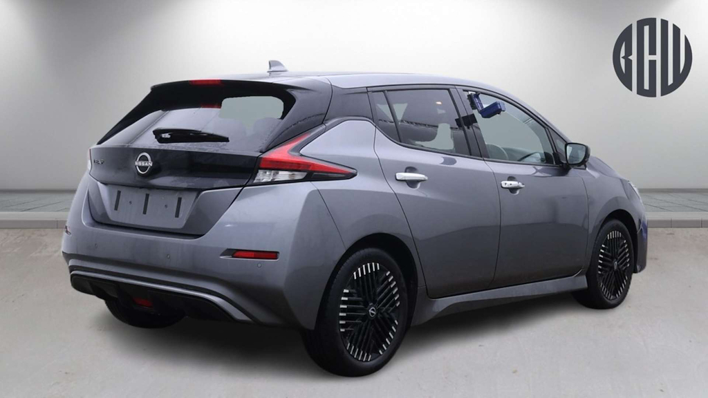 2022 Nissan Leaf — image 6