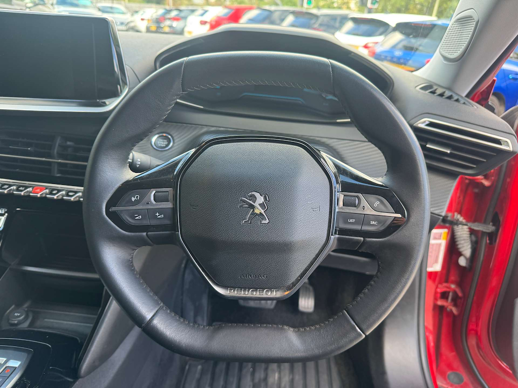 2022 Peugeot 2008 — image 17