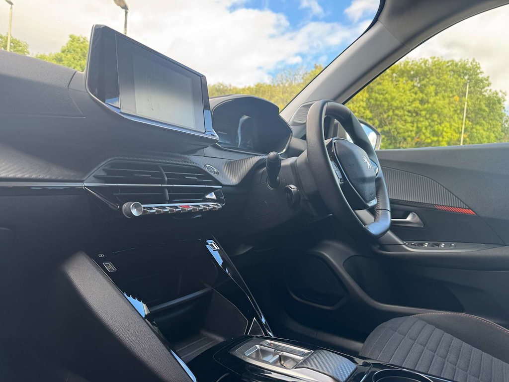 2022 Peugeot 2008 — image 35
