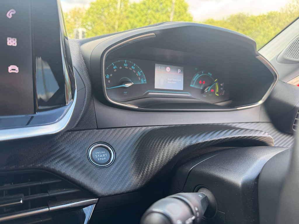 2022 Peugeot 2008 — image 21