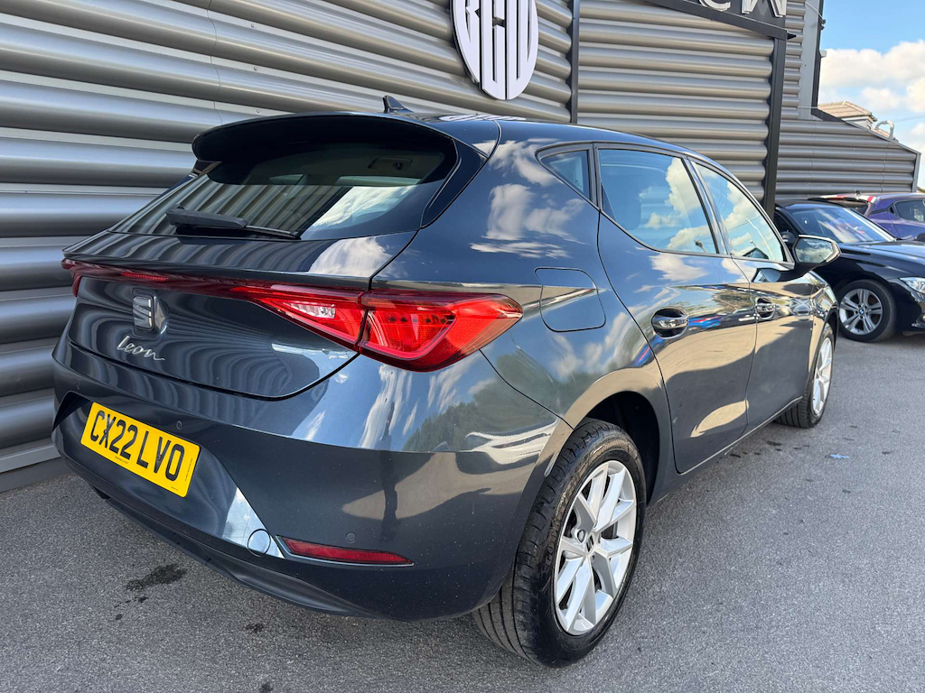 2022 SEAT Leon — image 3