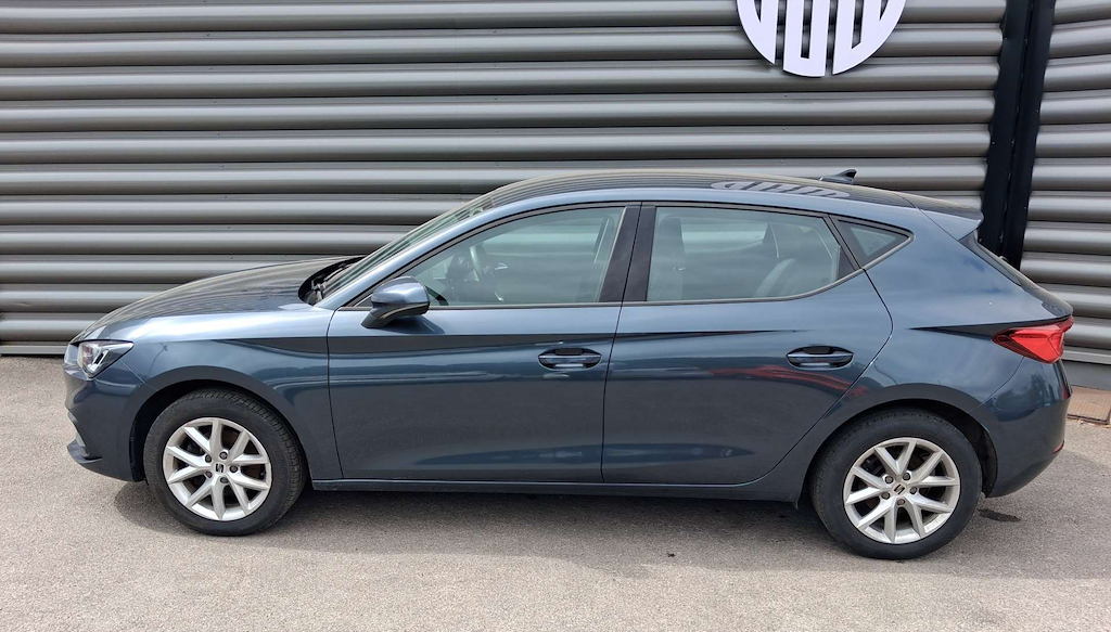 2022 SEAT Leon — image 3