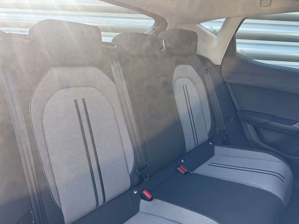 2022 SEAT Leon — image 23