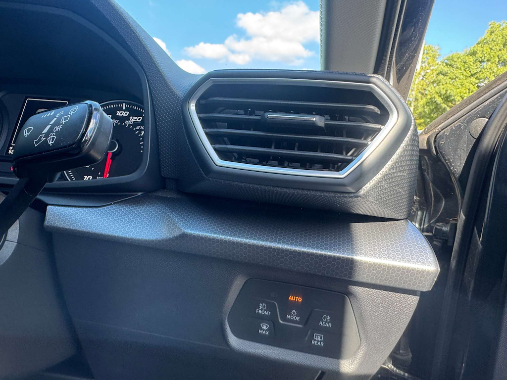 2022 SEAT Leon — image 31