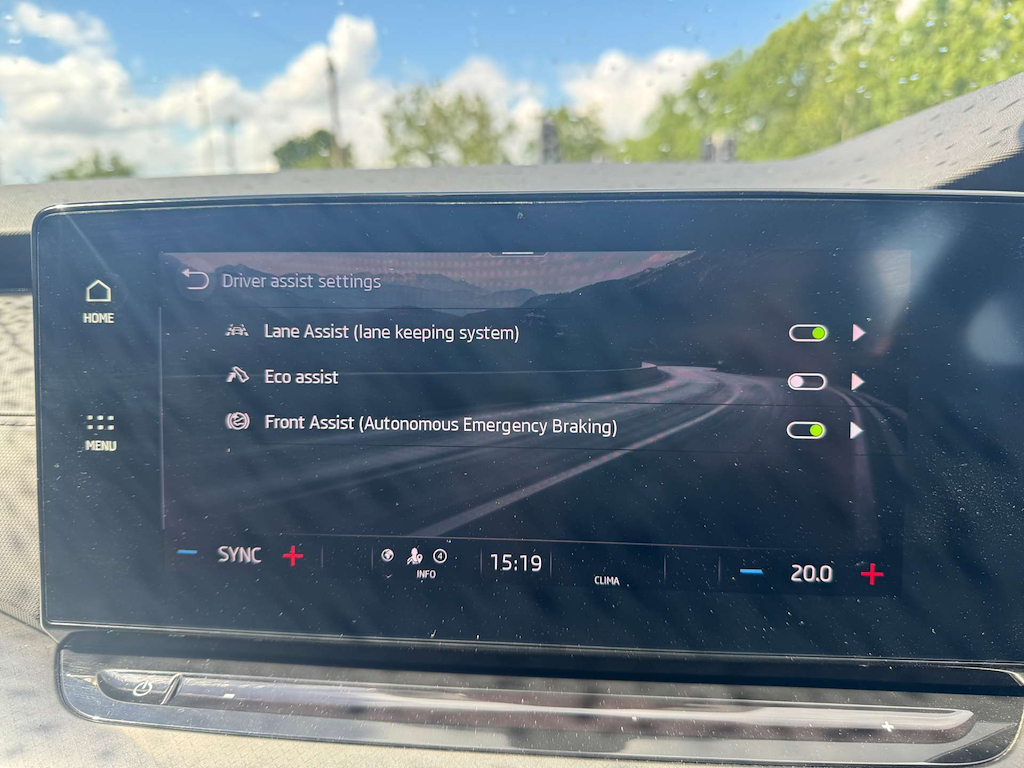 2022 Skoda Octavia — image 24