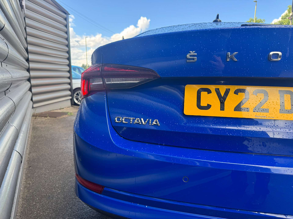 2022 Skoda Octavia — image 10