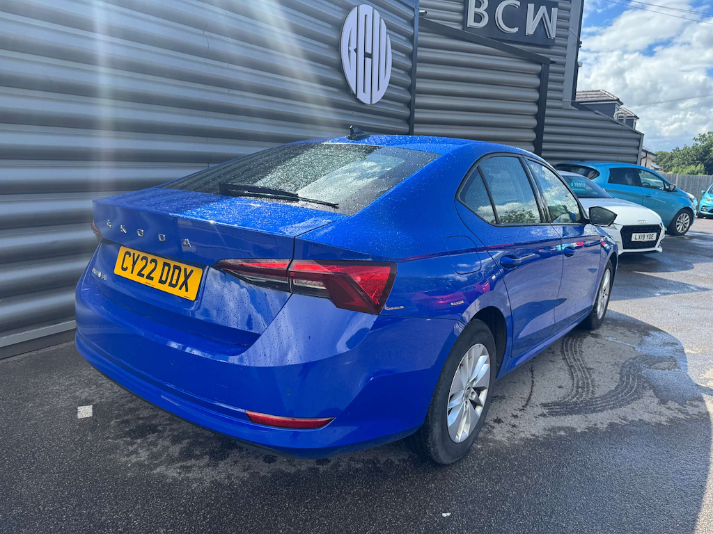 2022 Skoda Octavia — image 3
