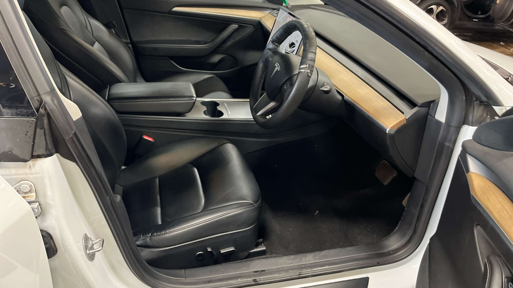 2021 Tesla Model 3 — image 8