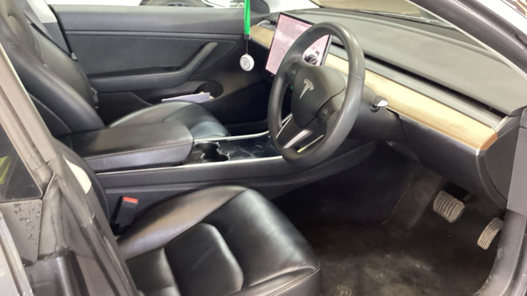 2019 Tesla Model 3 — image 9