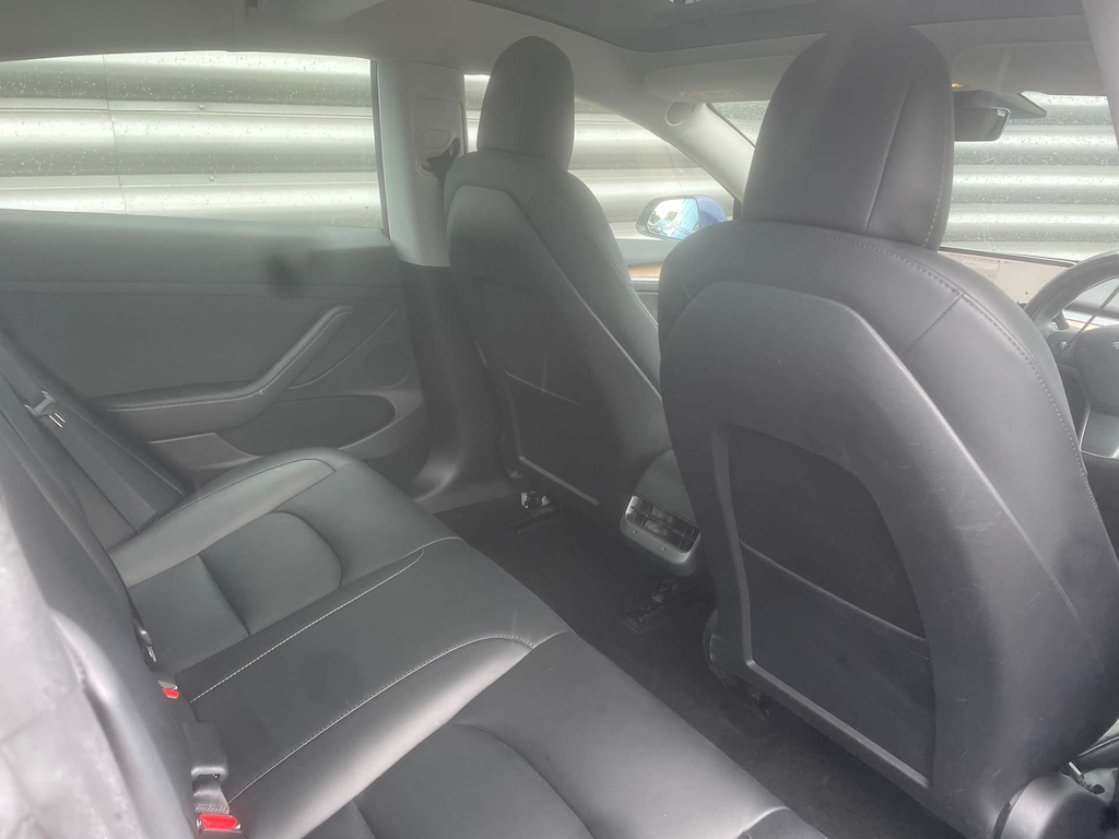 2021 Tesla Model 3 — image 17