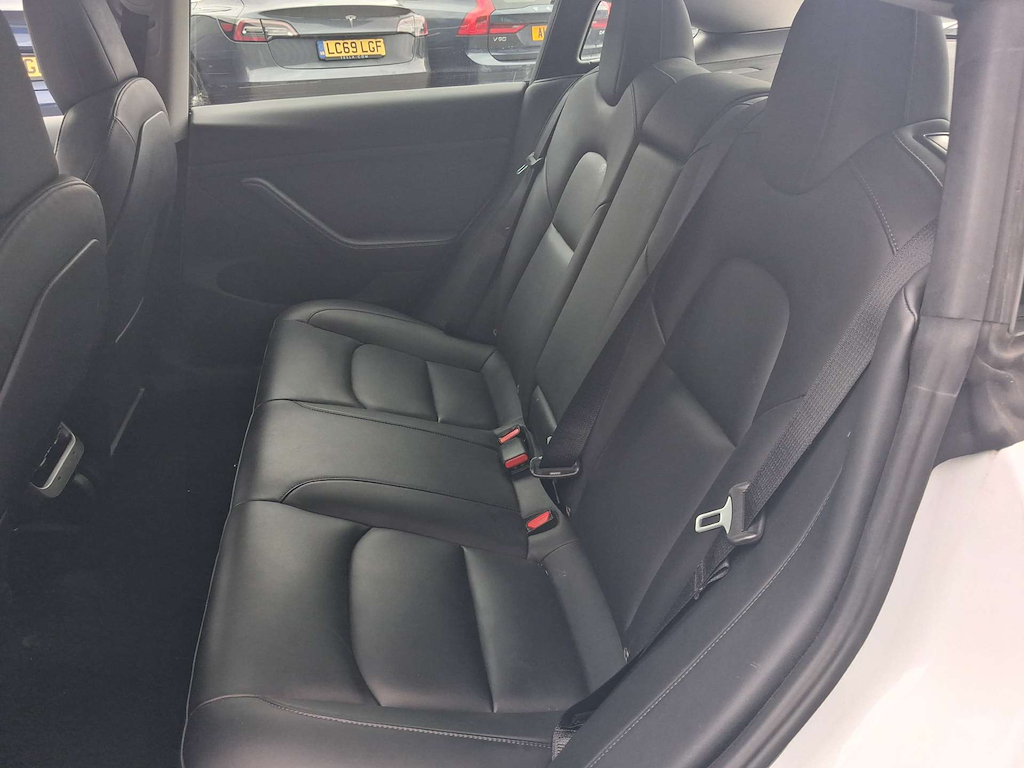 2021 Tesla Model 3 — image 13