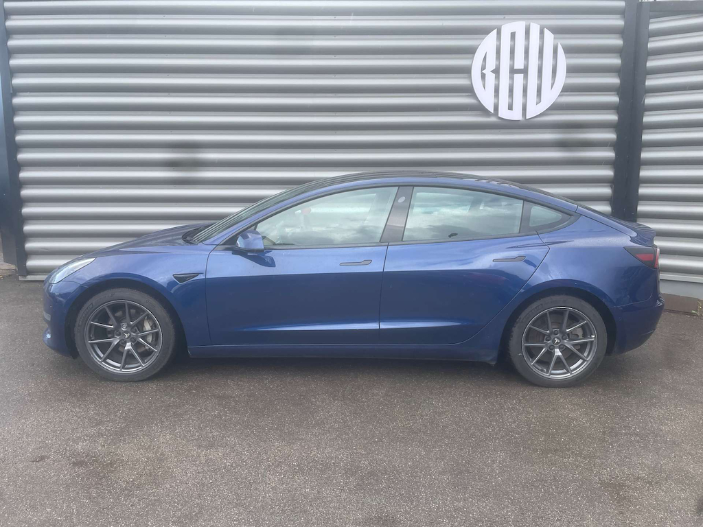 2021 Tesla Model 3 — image 9