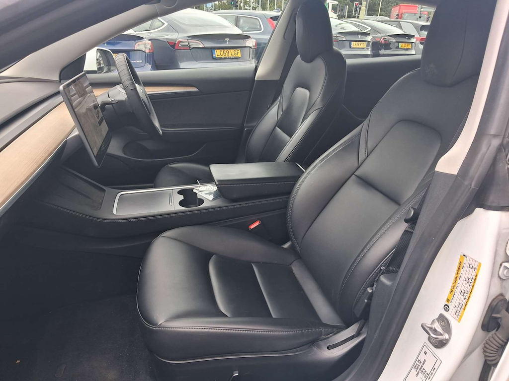 2021 Tesla Model 3 — image 18
