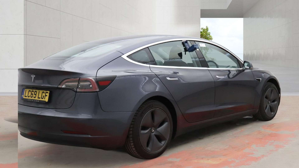 2019 Tesla Model 3 — image 4
