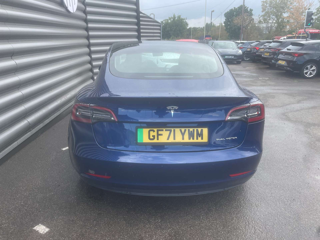 2021 Tesla Model 3 — image 7