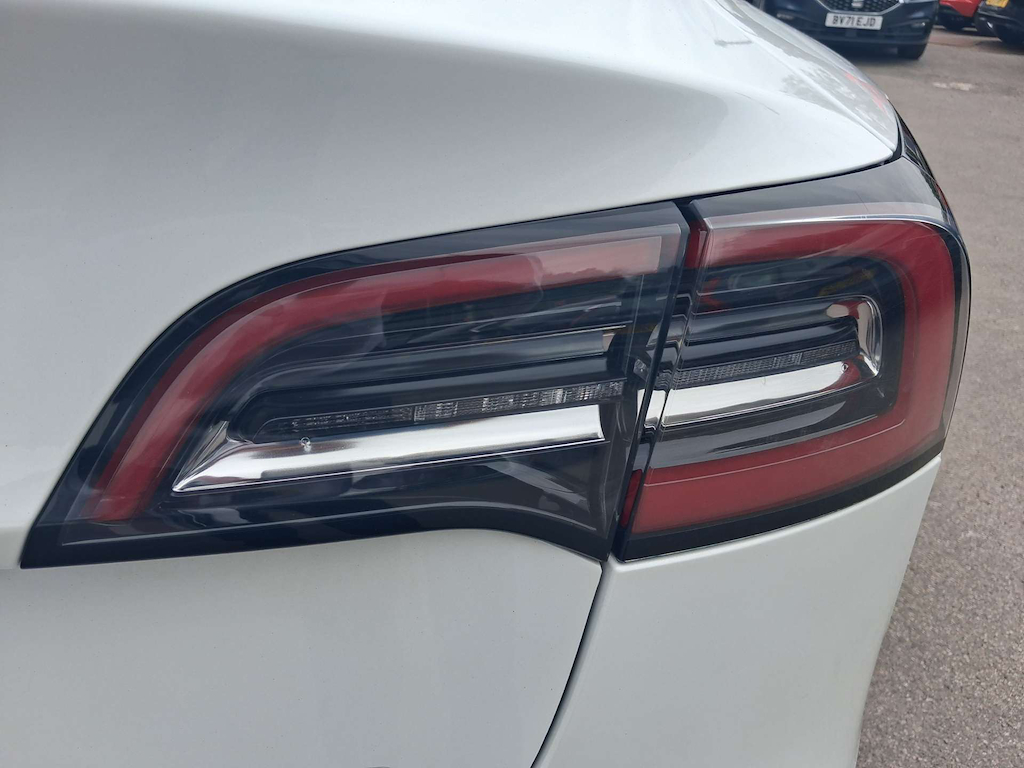 2021 Tesla Model 3 — image 5