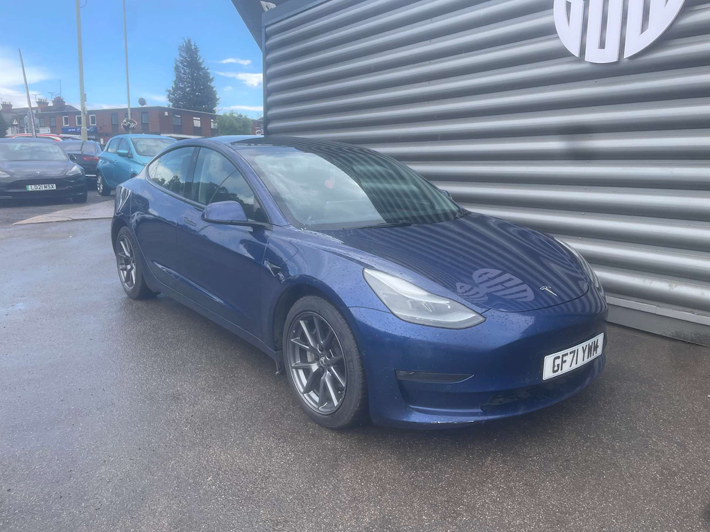 2021 Tesla Model 3 — image 3