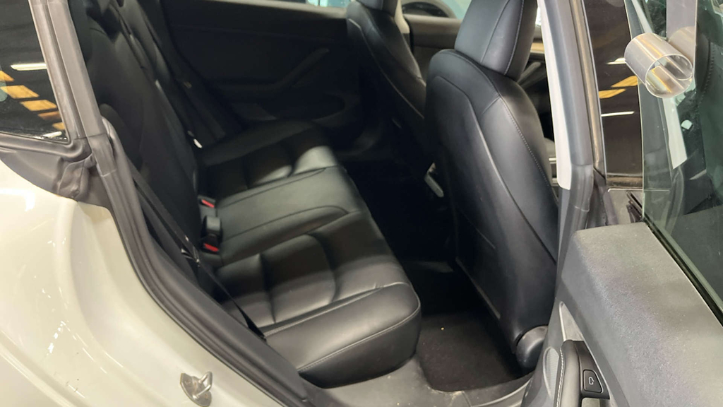 2021 Tesla Model 3 — image 7