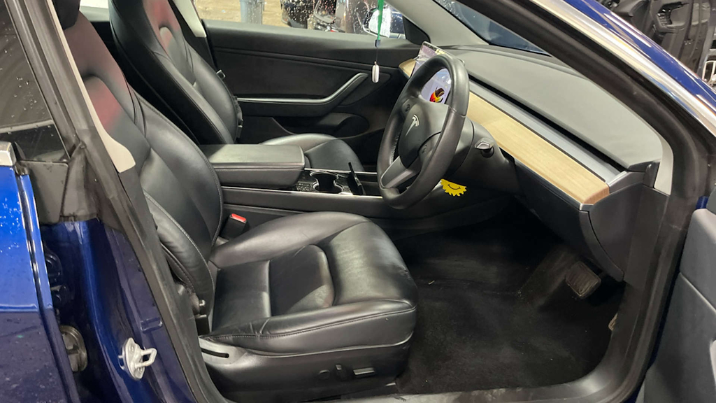 2020 Tesla Model 3 — image 5