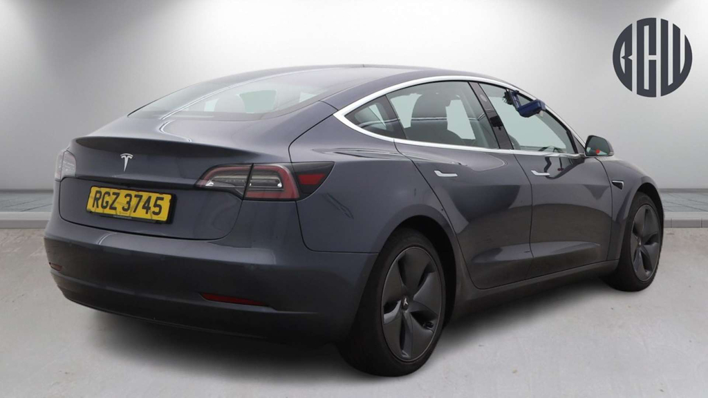 2020 Tesla Model 3 — image 4